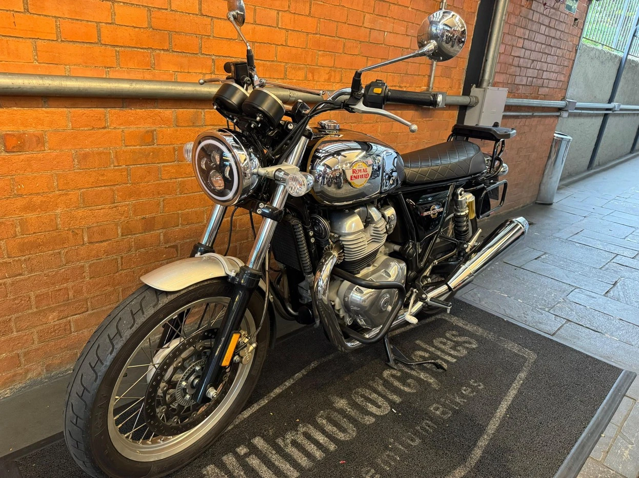 ROYAL ENFIELD INTERCEPTOR 