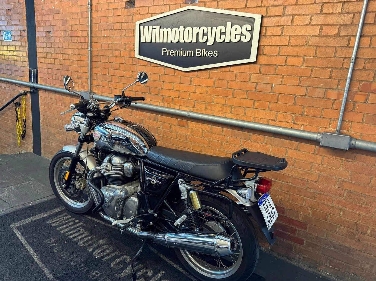 ROYAL ENFIELD INTERCEPTOR 