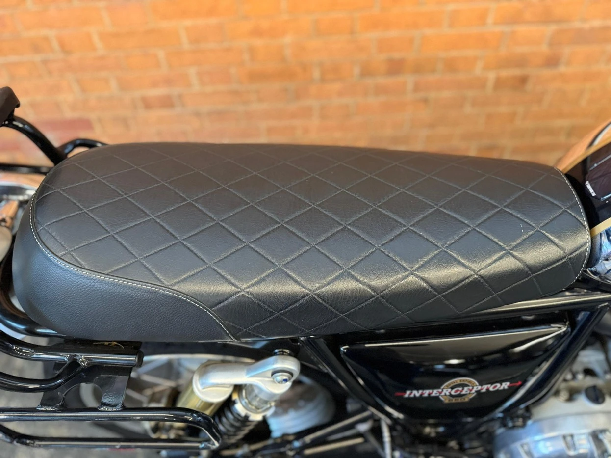 ROYAL ENFIELD INTERCEPTOR 