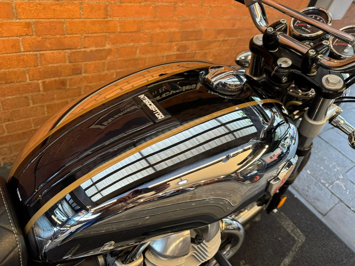 ROYAL ENFIELD INTERCEPTOR 