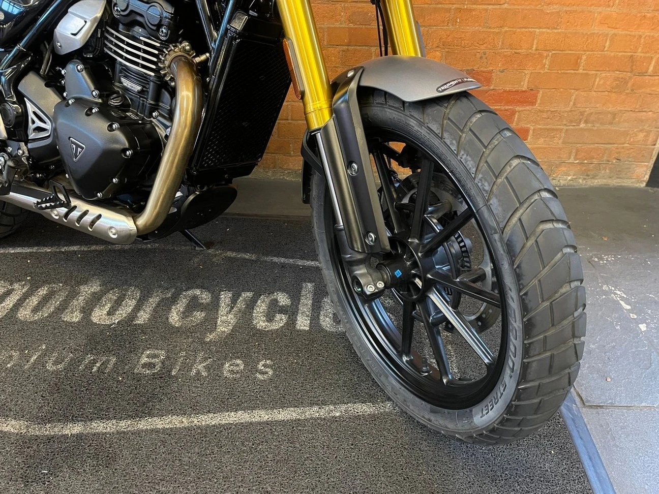 TRIUMPH SCRAMBLER