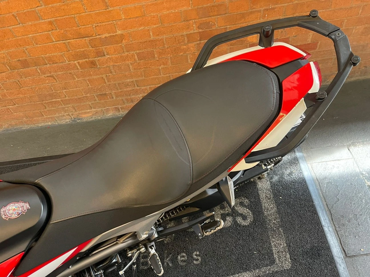 DUCATI HYPERSTRADA 821
