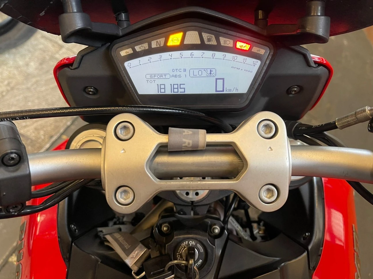 DUCATI HYPERSTRADA 821