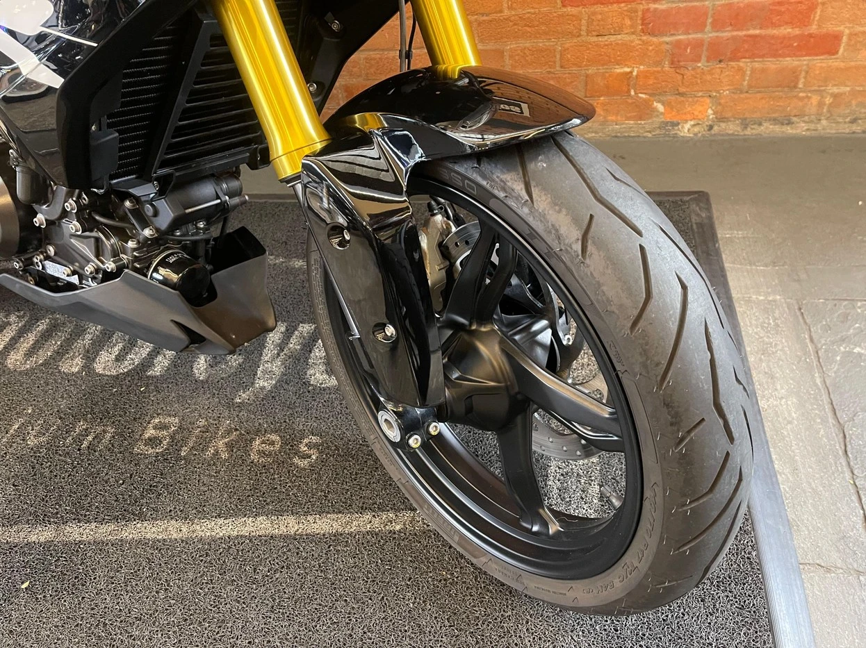 BMW G 310 R
