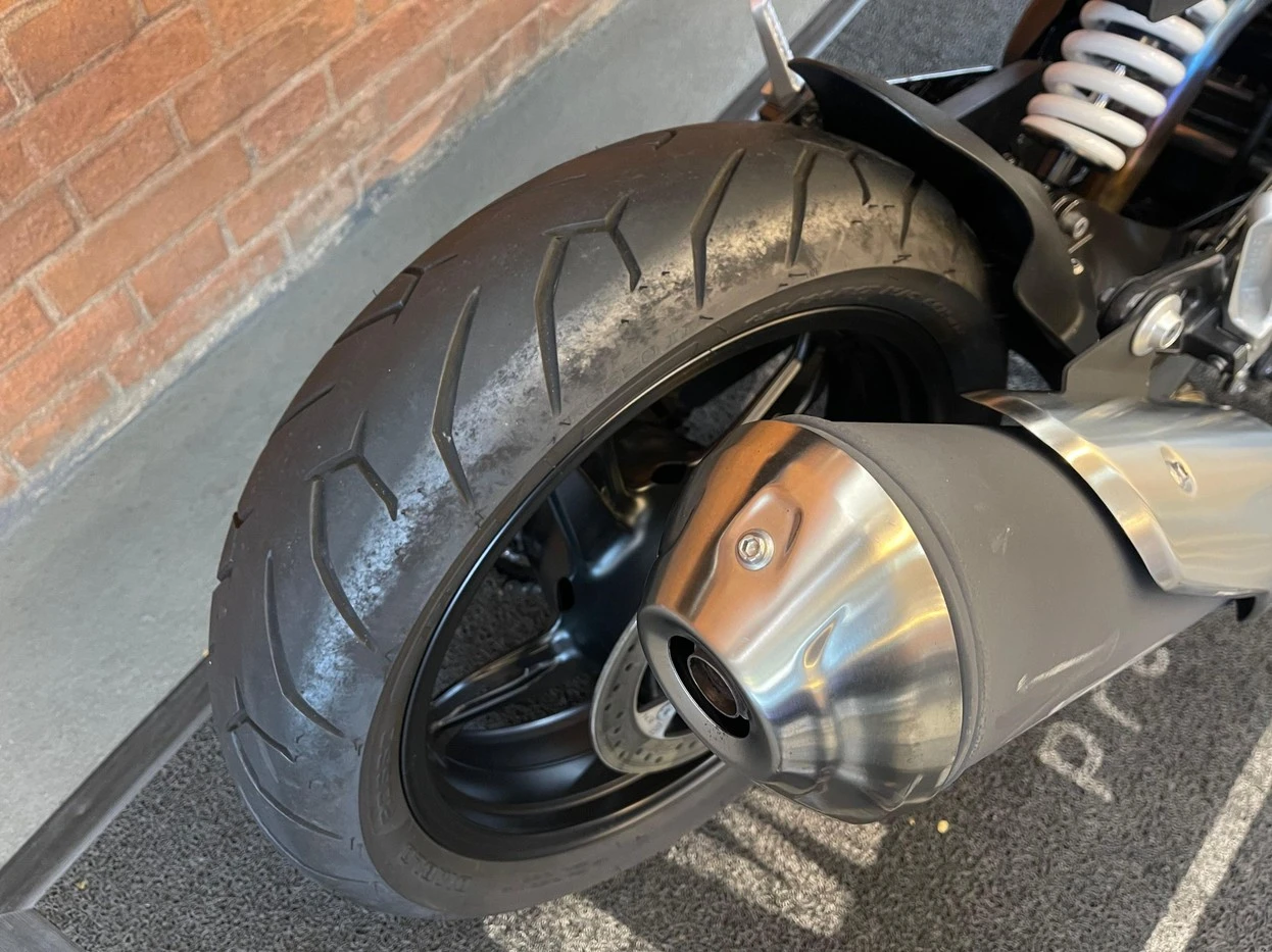 BMW G 310 R