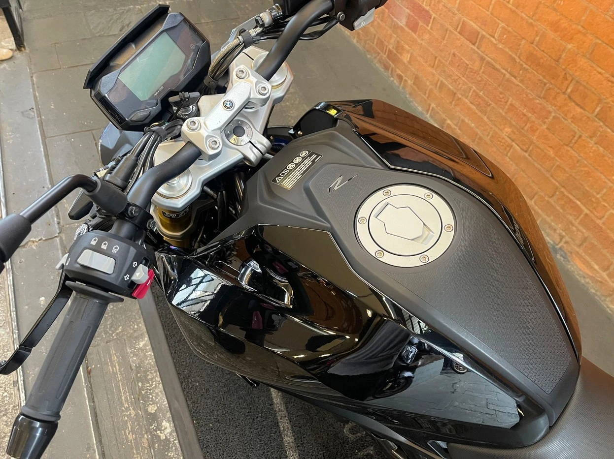 BMW G 310 R