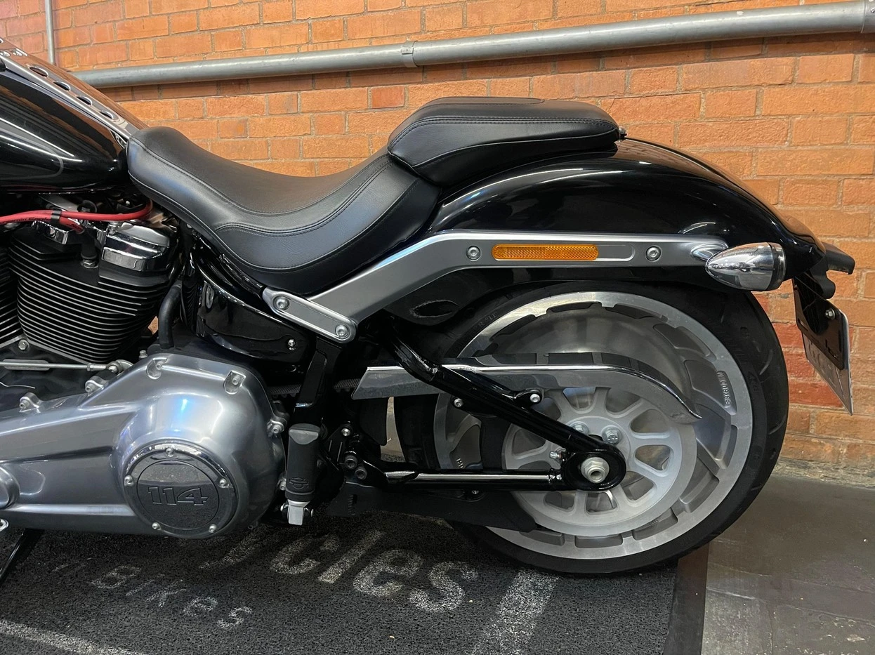 HARLEY-DAVIDSON SOFTAIL FAT BOY 114