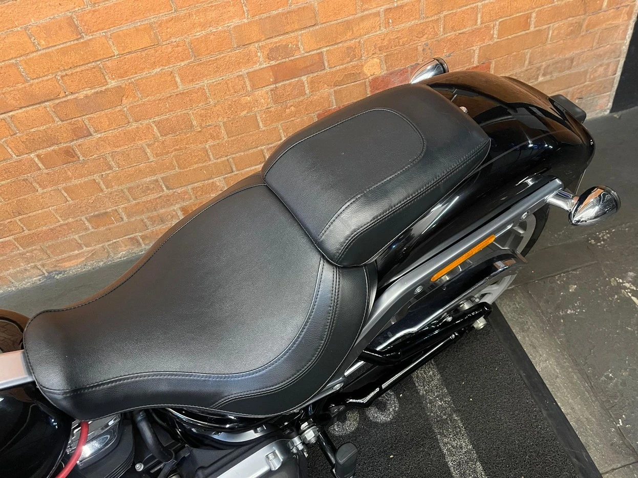 HARLEY-DAVIDSON SOFTAIL FAT BOY 114