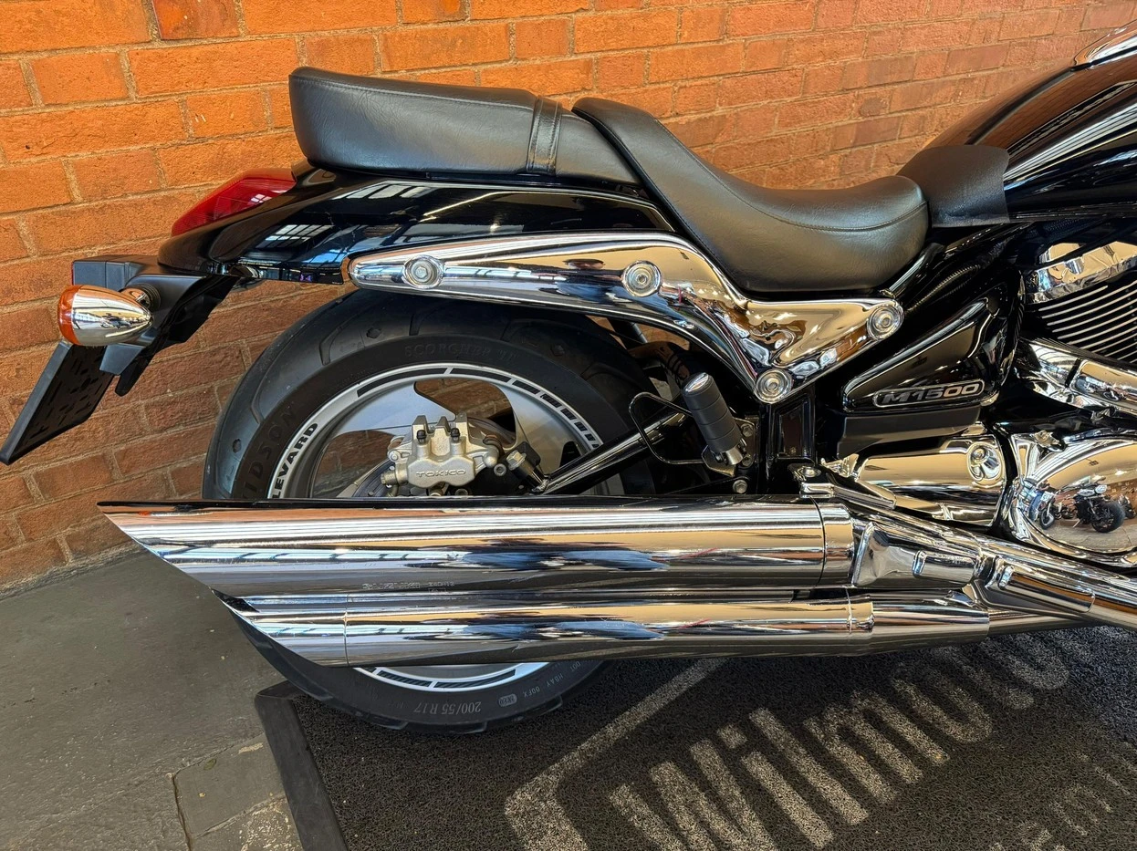 SUZUKI BOULEVARD M1500R