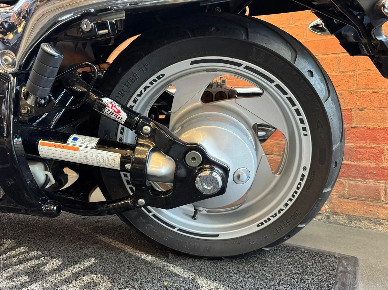SUZUKI BOULEVARD M1500R