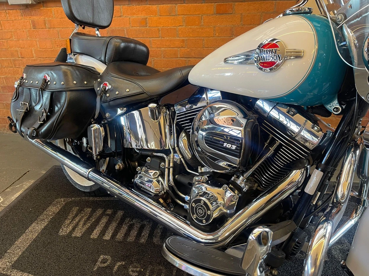 HARLEY-DAVIDSON HERITAGE SOFTAIL CLASSIC