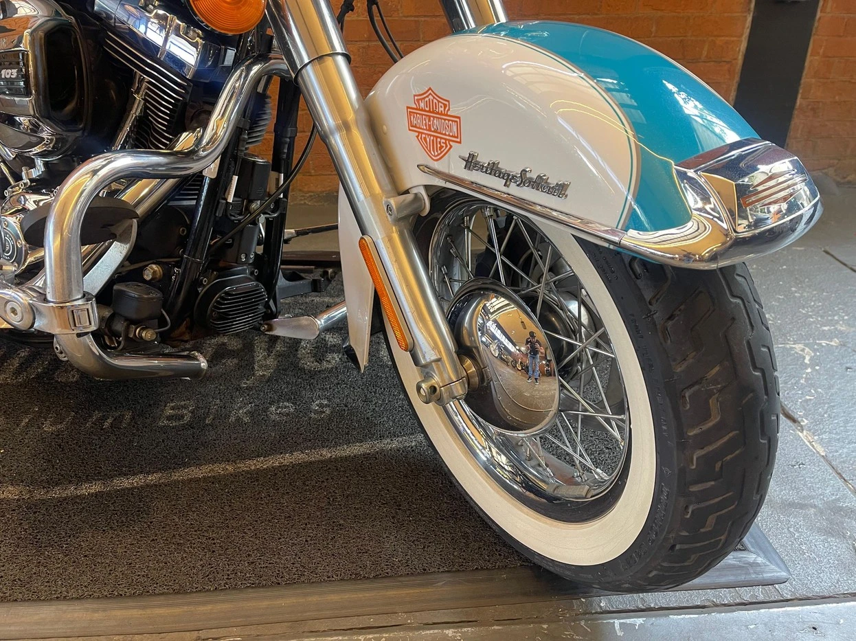 HARLEY-DAVIDSON HERITAGE SOFTAIL CLASSIC