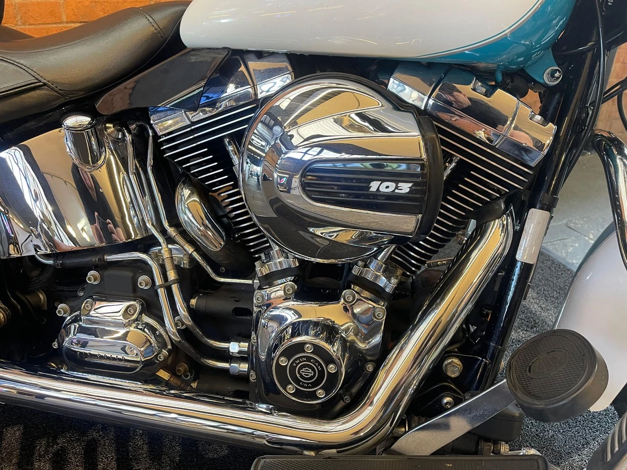 HARLEY-DAVIDSON HERITAGE SOFTAIL CLASSIC