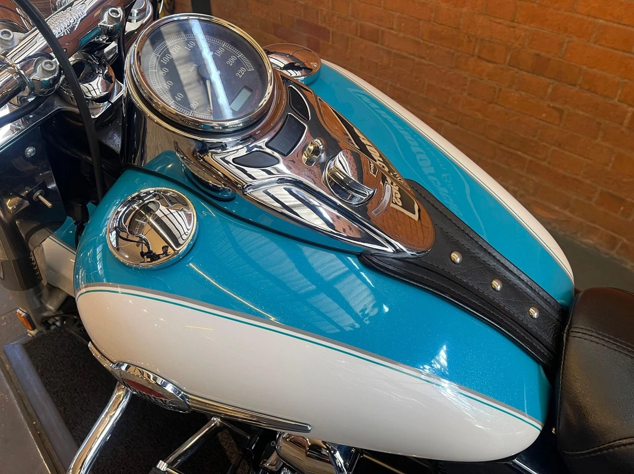 HARLEY-DAVIDSON HERITAGE SOFTAIL CLASSIC