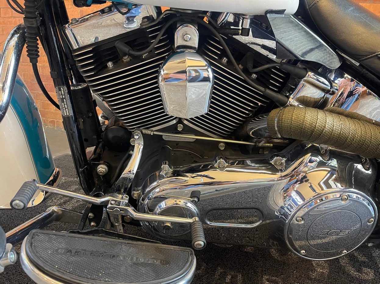 HARLEY-DAVIDSON HERITAGE SOFTAIL CLASSIC