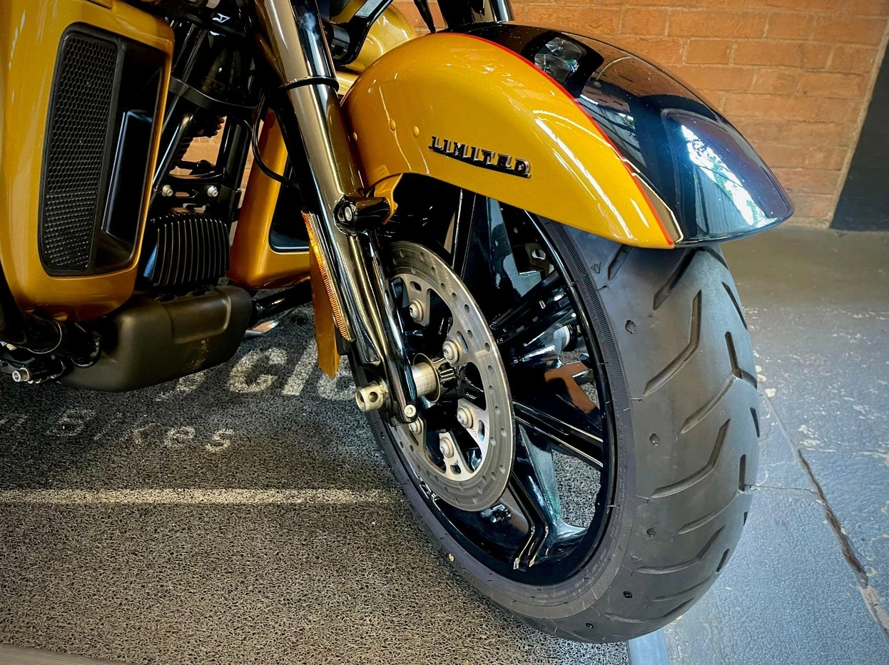 HARLEY-DAVIDSON ROAD GLIDE LIMITED
