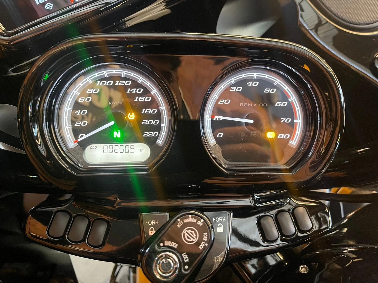 HARLEY-DAVIDSON ROAD GLIDE LIMITED