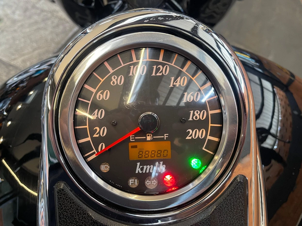 SUZUKI BOULEVARD C1500