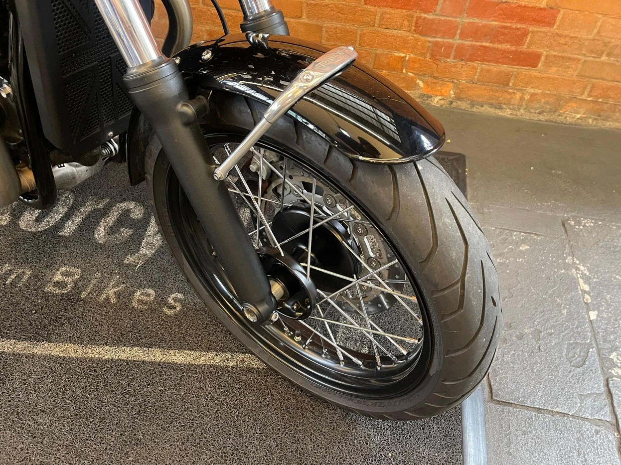 TRIUMPH BONNEVILLE T100 BLACK 900