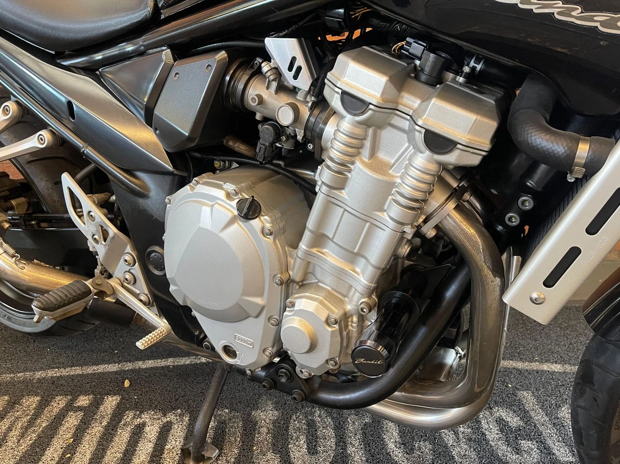 SUZUKI BANDIT 1250S