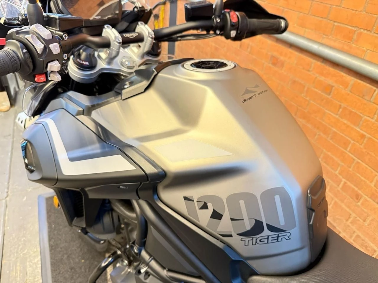 TRIUMPH TIGER 1200 DESERT EDITION