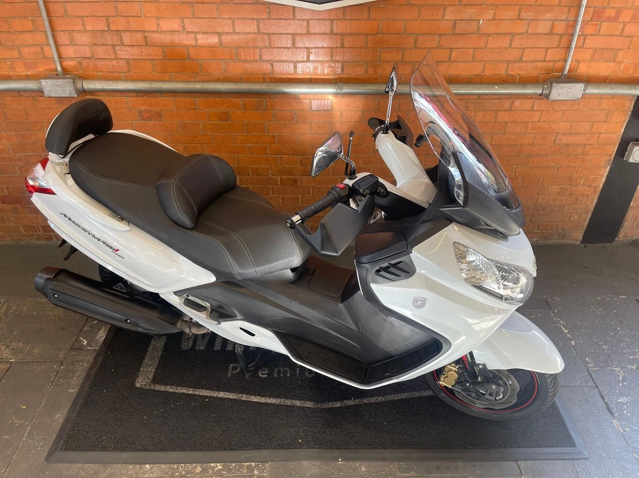 DAFRA MAXSYM 400i