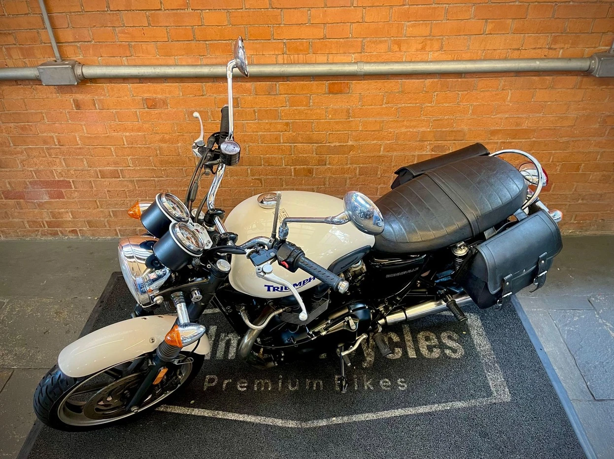 TRIUMPH BONNEVILLE T 100 865