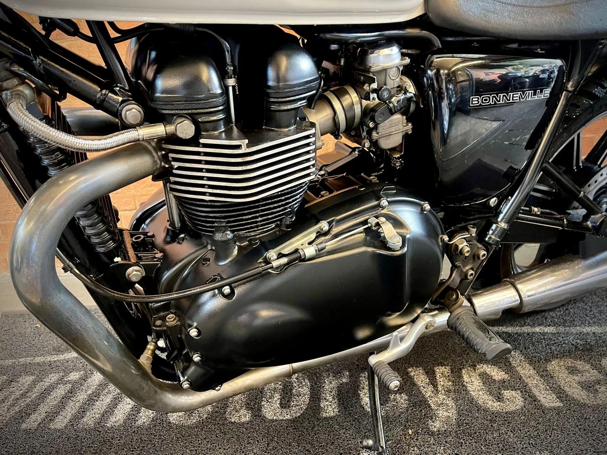 TRIUMPH BONNEVILLE T 100 865