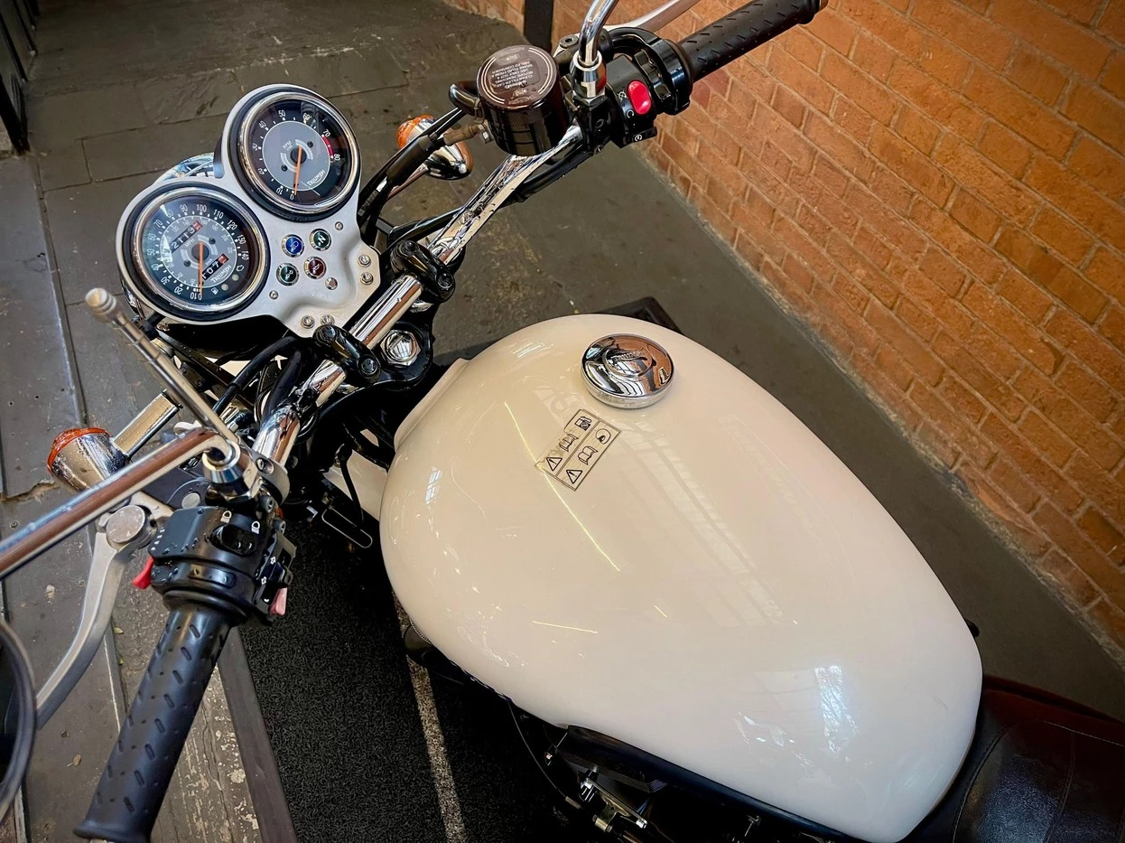 TRIUMPH BONNEVILLE T 100 865