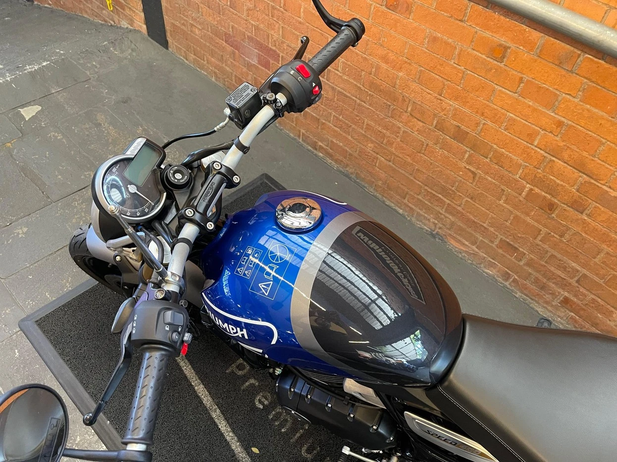 TRIUMPH SPEED 400