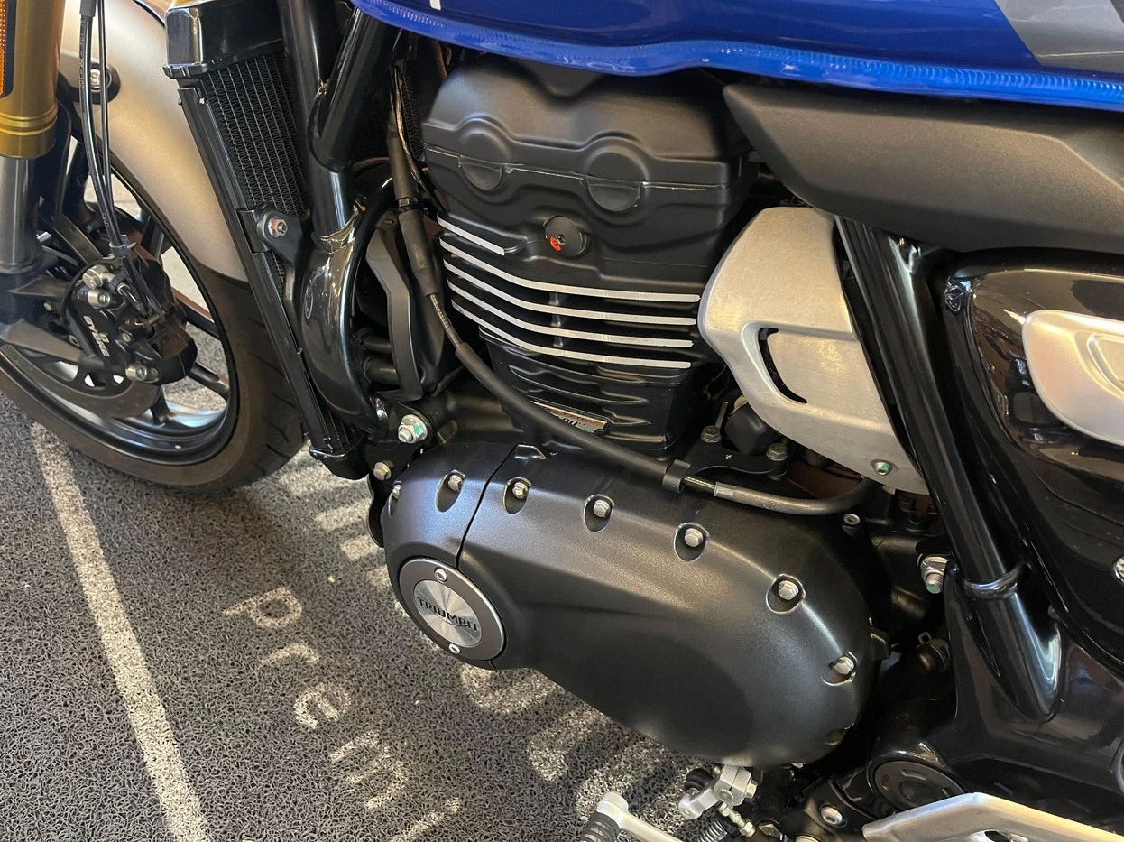 TRIUMPH SPEED 400