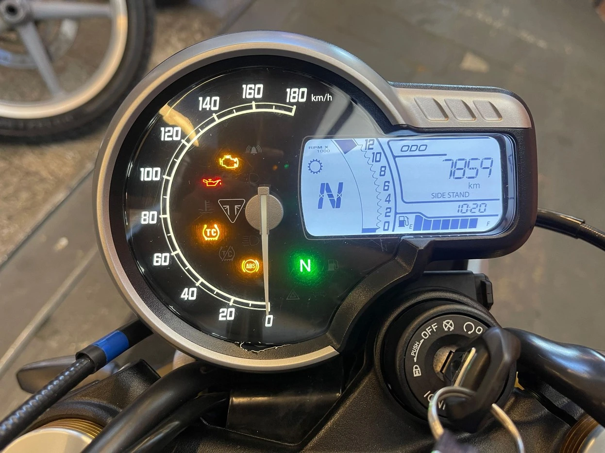 TRIUMPH SPEED 400