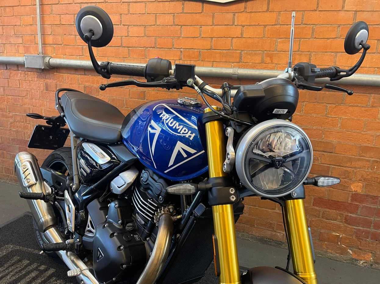 TRIUMPH SPEED 400