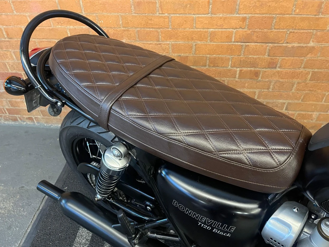 TRIUMPH BONNEVILLE T120 BLACK 1200
