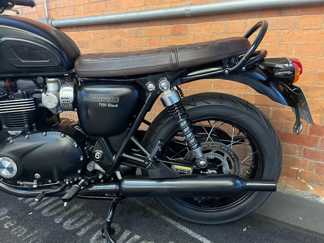 TRIUMPH BONNEVILLE T120 BLACK 1200