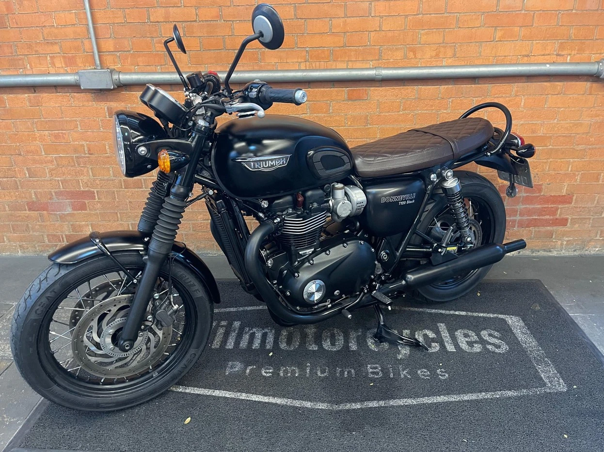 TRIUMPH BONNEVILLE T120 BLACK 1200