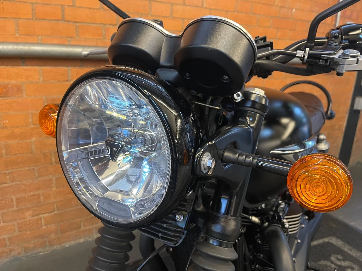 TRIUMPH BONNEVILLE T120 BLACK 1200