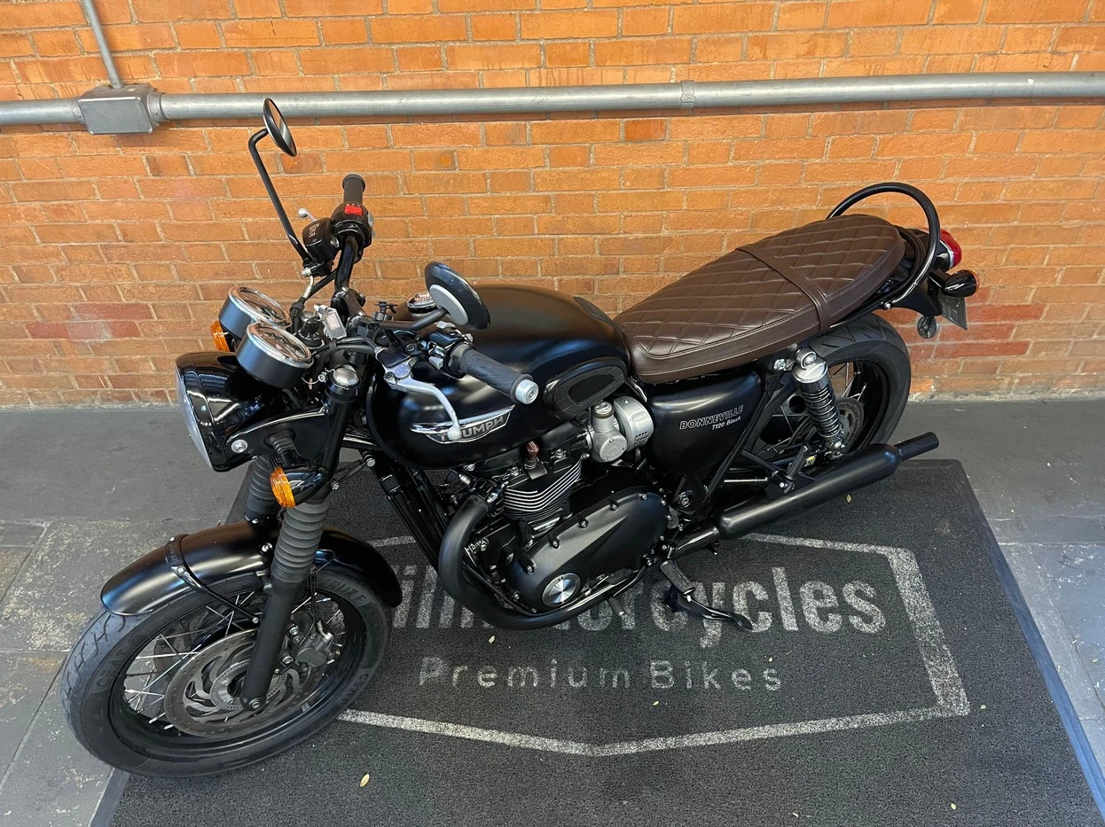 TRIUMPH BONNEVILLE T120 BLACK 1200