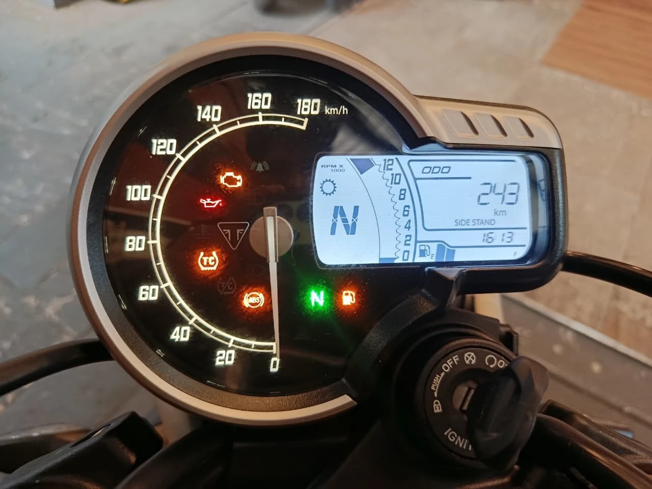 TRIUMPH SCRAMBLER