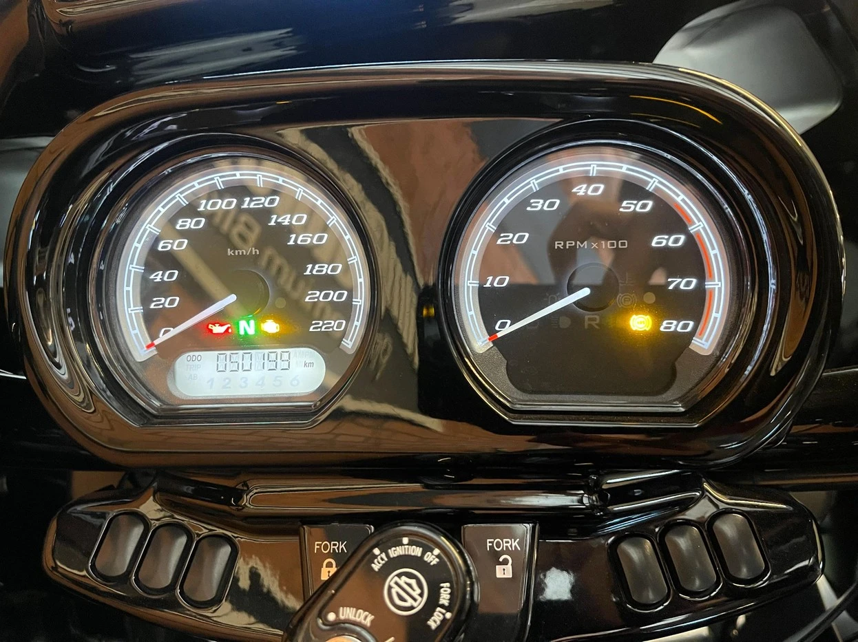 HARLEY-DAVIDSON ROAD GLIDE LIMITED