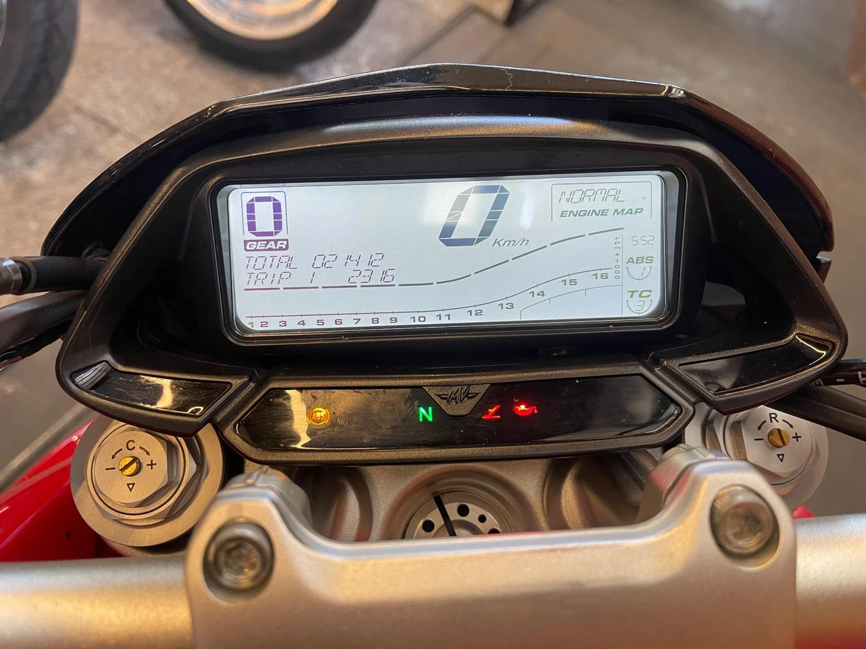 MV AGUSTA RIVALE 800