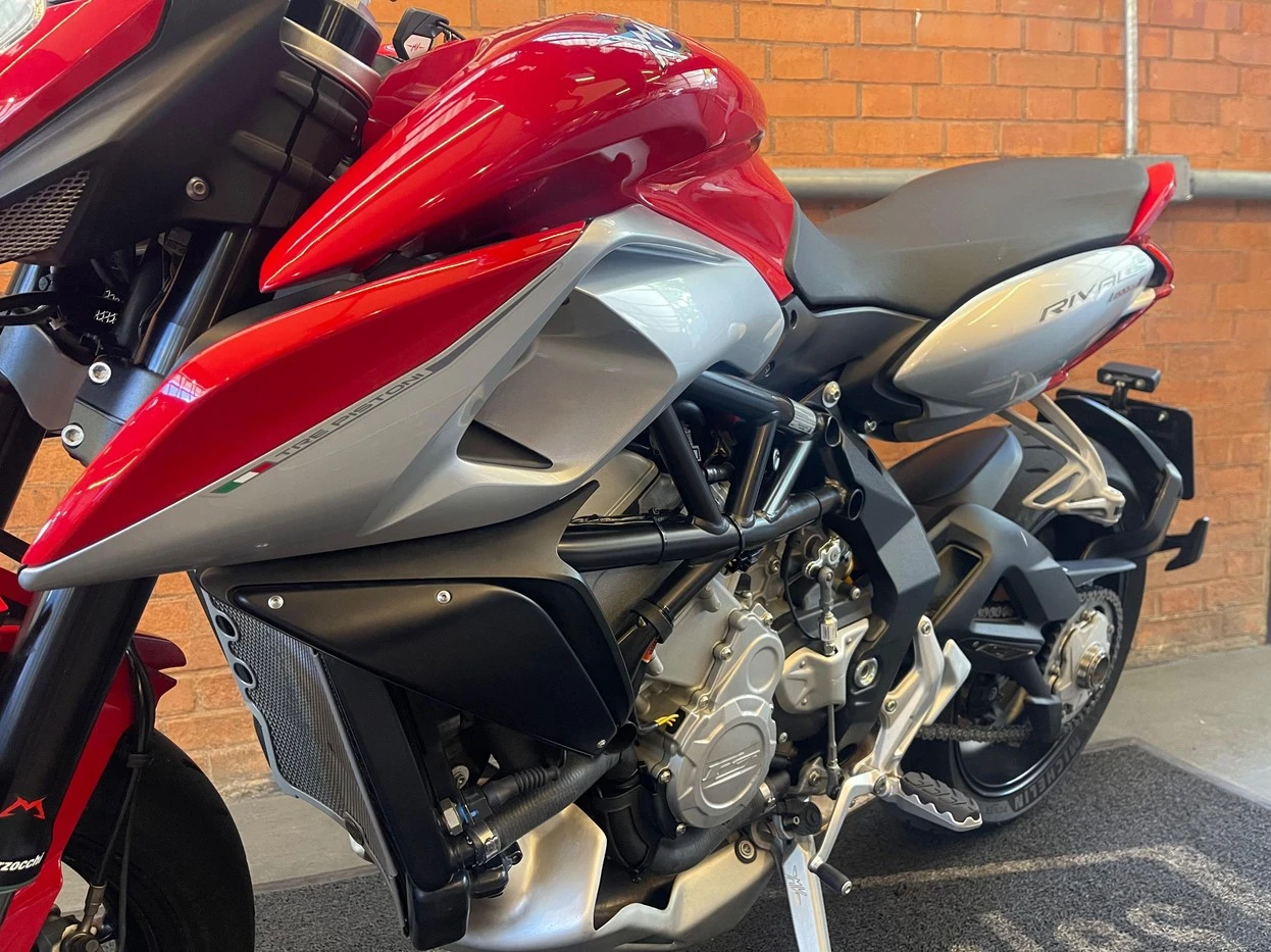 MV AGUSTA RIVALE 800