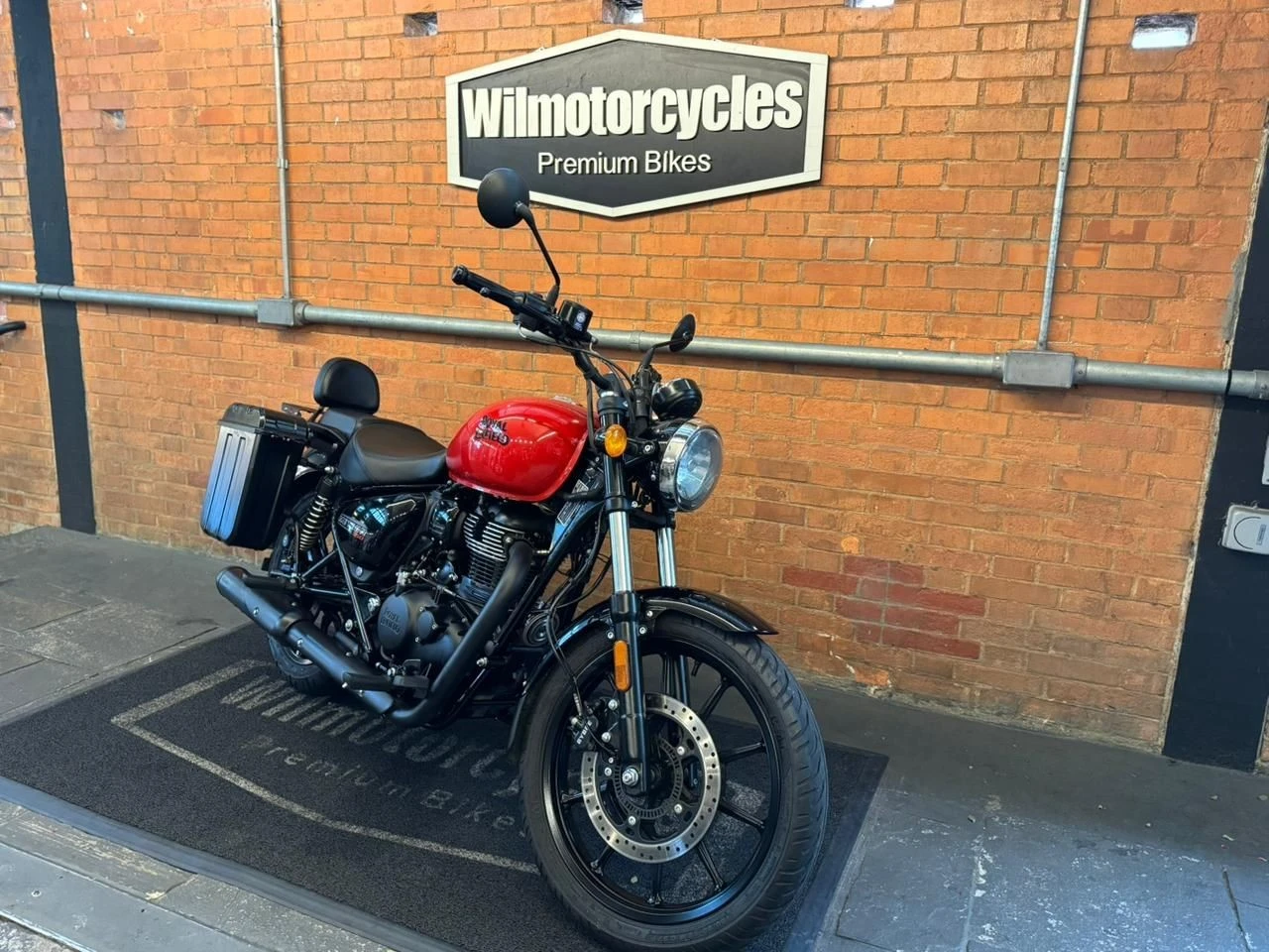 ROYAL ENFIELD METEOR 350 FIREBALL