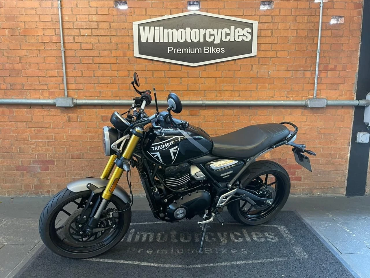 TRIUMPH SPEED 400