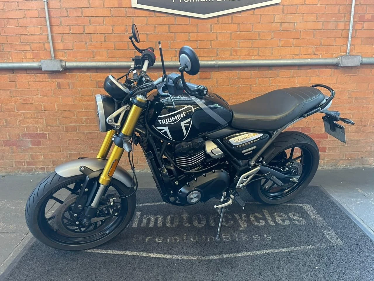 TRIUMPH SPEED 400