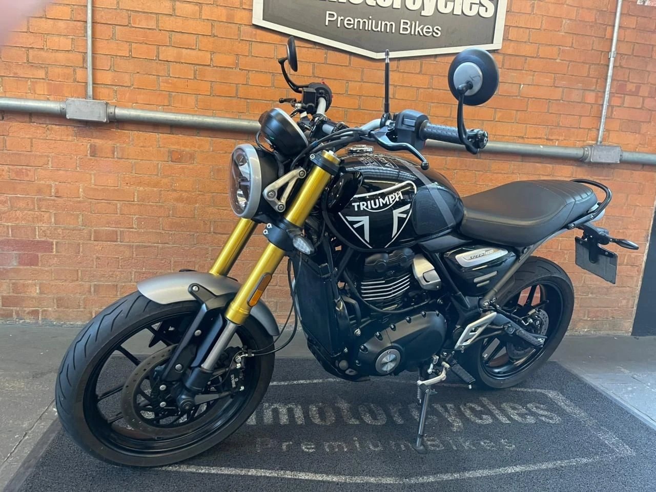 TRIUMPH SPEED 400