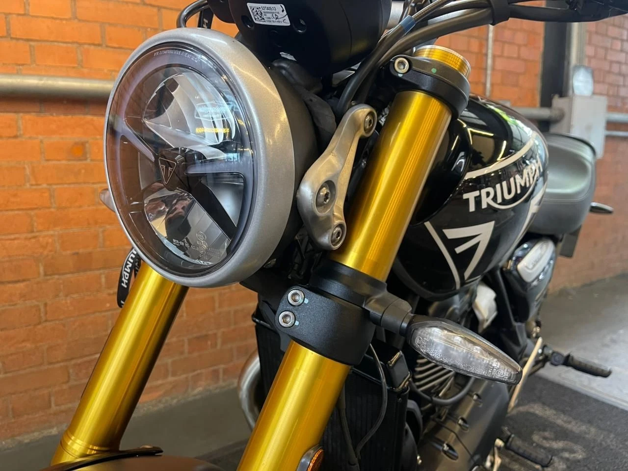 TRIUMPH SPEED 400