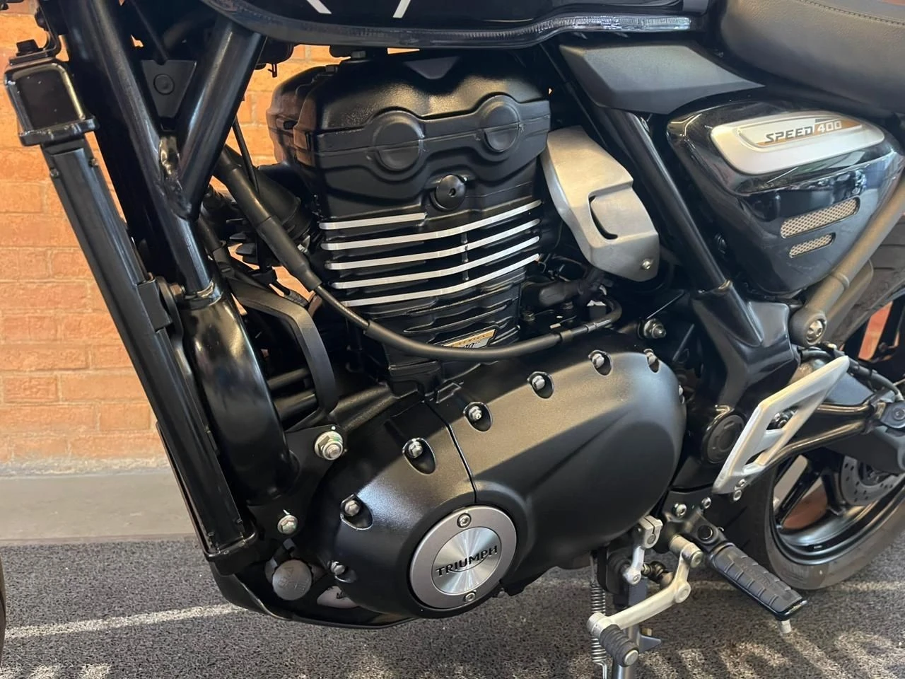 TRIUMPH SPEED 400