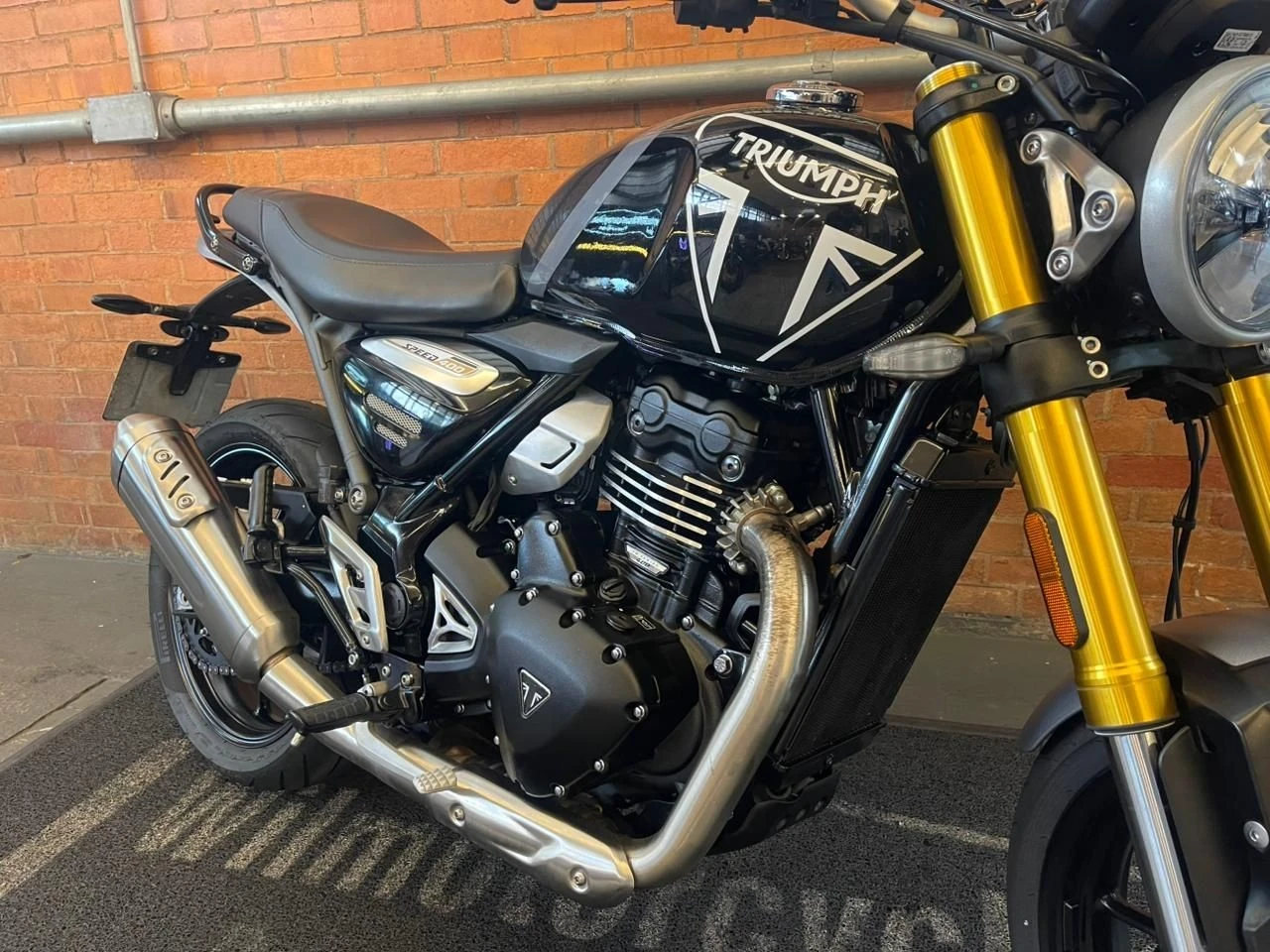 TRIUMPH SPEED 400