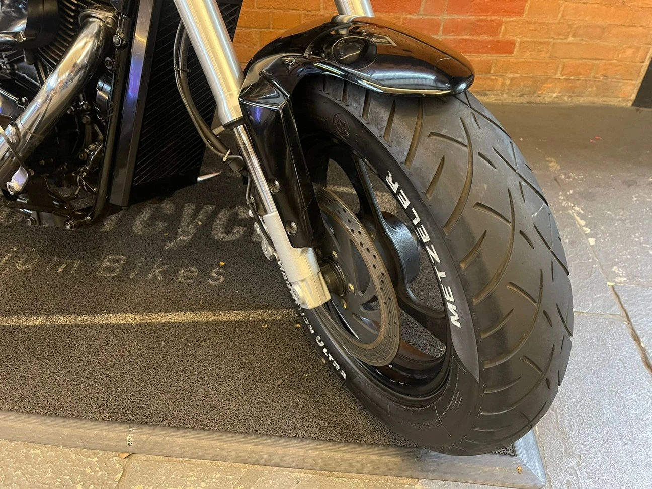 SUZUKI BOULEVARD M800
